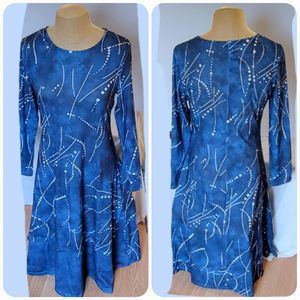 Blue and White Pattern